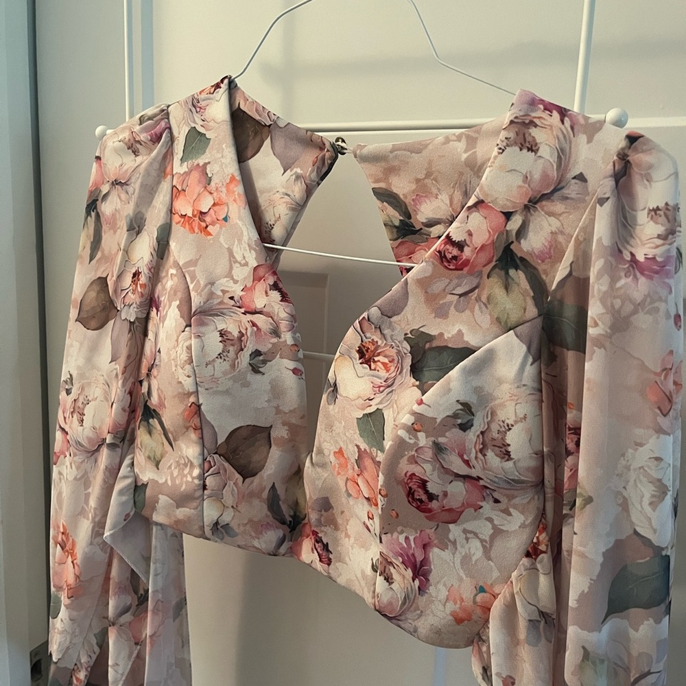 Floral Pink Women's Long Sleeve Backless Crop Top